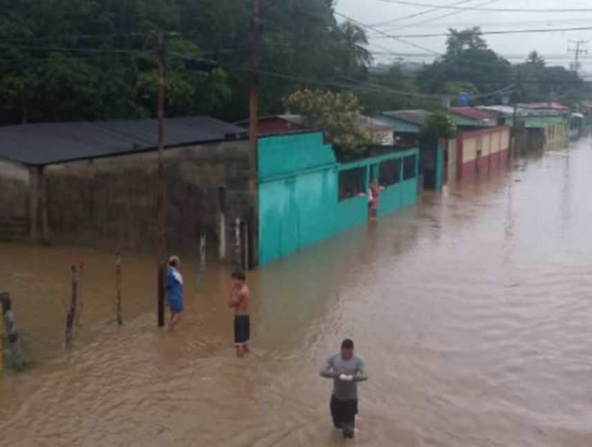 Familias en refugios en Puerto Ayacucho