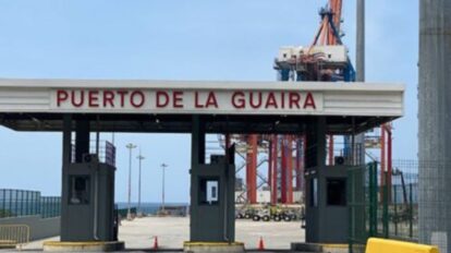 Reactivan paulatinamente puerto de la Guaira