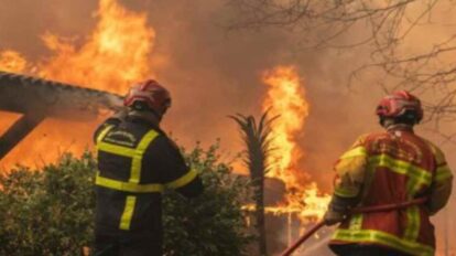 Incendio forestal en Francia genera evacuaciones en pueblos