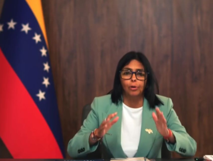 Delcy Rodríguez anuncia plan de nacional de lectura bicentenaria