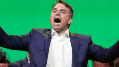 Flavio Bolsonaro anuncia su candidatura presidencial