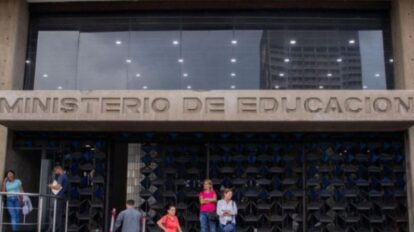 Ministerio de educación reactiva atención presencial