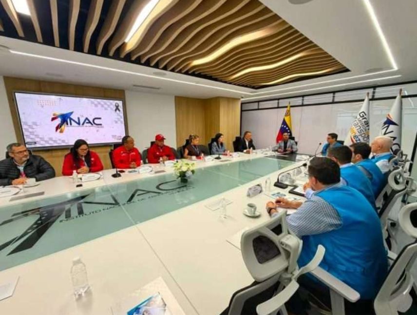 Buscan modernizar el sector aéreo.