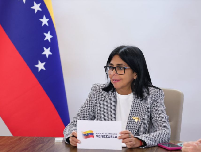 Presidenta encargada anuncia entrega de créditos de viviendas a afectados de La Guaira