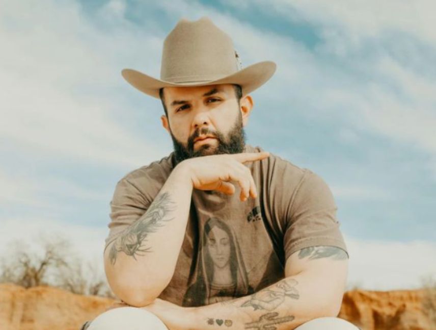 Carín León lidera los Premios Juventud con nueve nominaciones