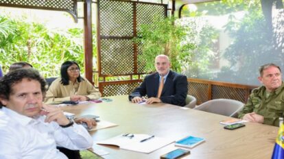 Plan de remoción de escombros en La guaira