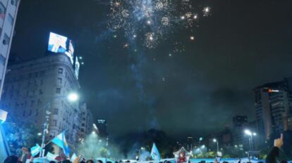 Argentinos celebran victoria de su selección