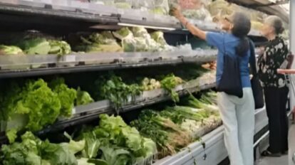 Garantizan abastecimiento de alimentos en supermercados.