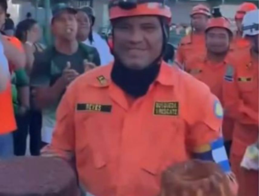Rescatistas salvadoreño cumpleaños