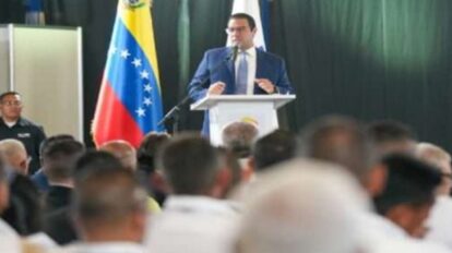 Gobierno se reune con mineros de Las Claritas