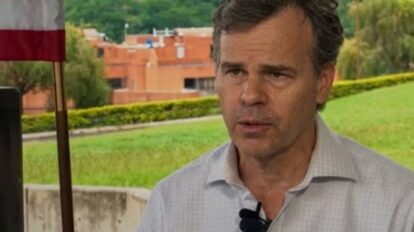 John Barrett recursos petroleros se usarán para levantar al país.