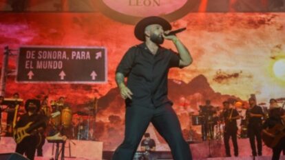 Carín León cantó por venezuela