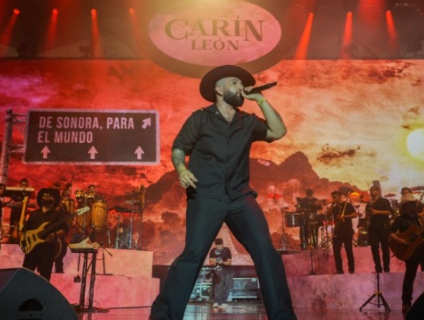 Carín León cantó por venezuela