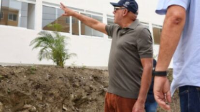 Ejecutivo inspecciona urbanismo en Charallave para damnificados