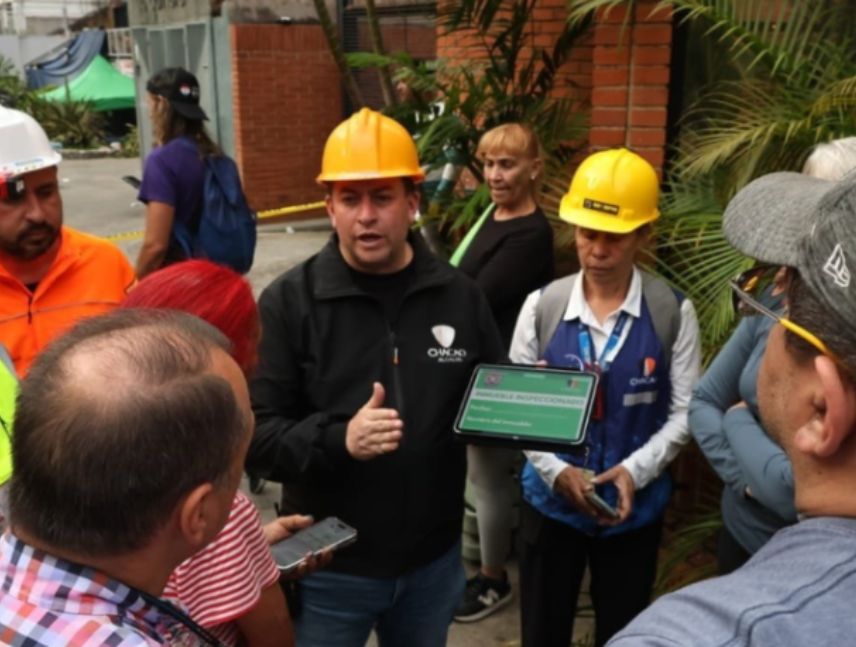 Alcaldía de Chacao activa protocolos para reparaciones de edificios.