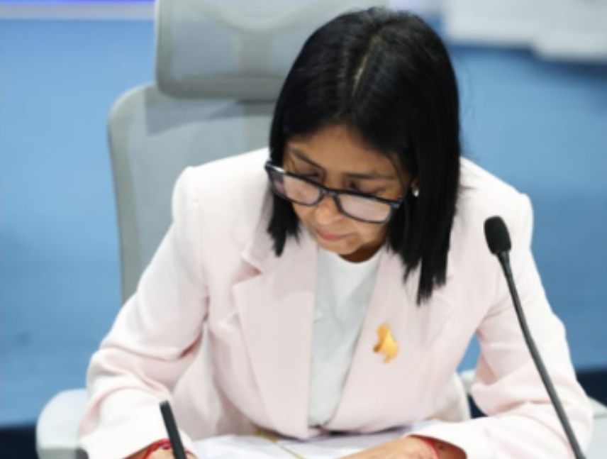 Insisten en devolución del oro retenido en Reino Unido.