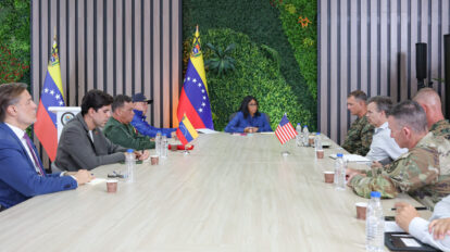 Presidenta (e) se reúne con delegación de EEUU por despliegue tras sismos