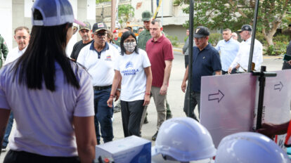 Presidenta (e) evalúa labores de recuperación de infraestructura en Macuto