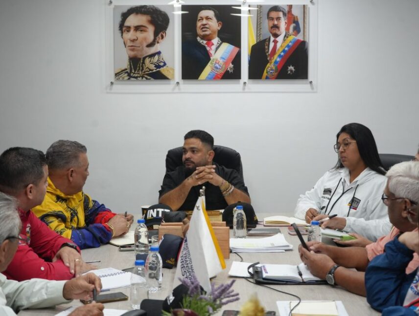 Intt instala mesa de diálogo junto al sector transporte terrestre