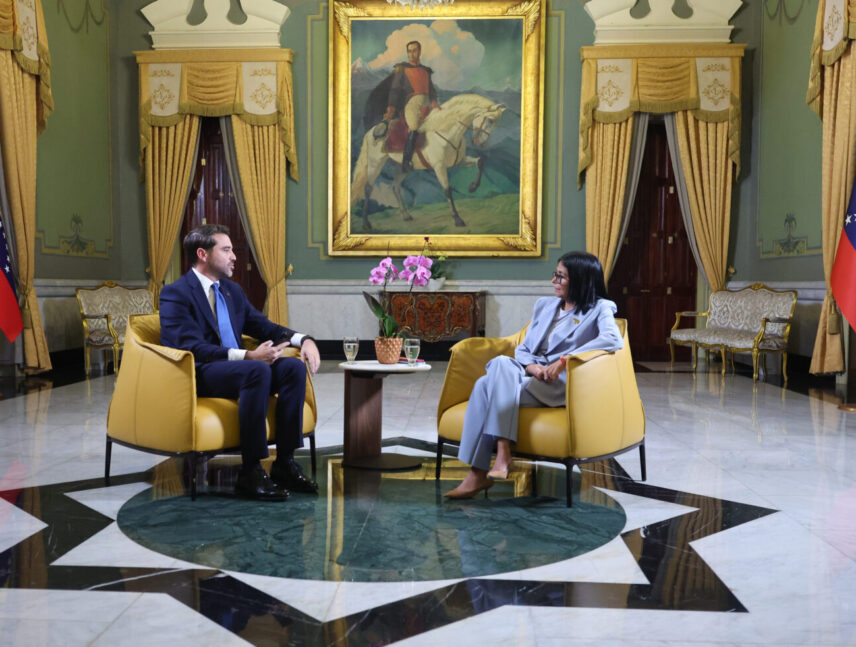 Rodríguez aplaude retorno de Venezuela al sistema financiero internacional