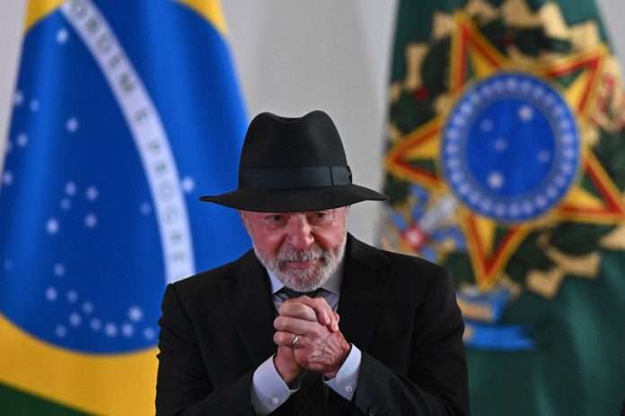Lula lidera encuestas para elecciones presidenciales sobre Flávio bolsonaro