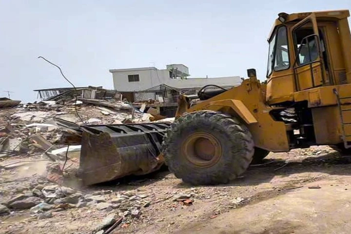 Removidos más de 200 metros cúbicos de escombros en Catia La Mar