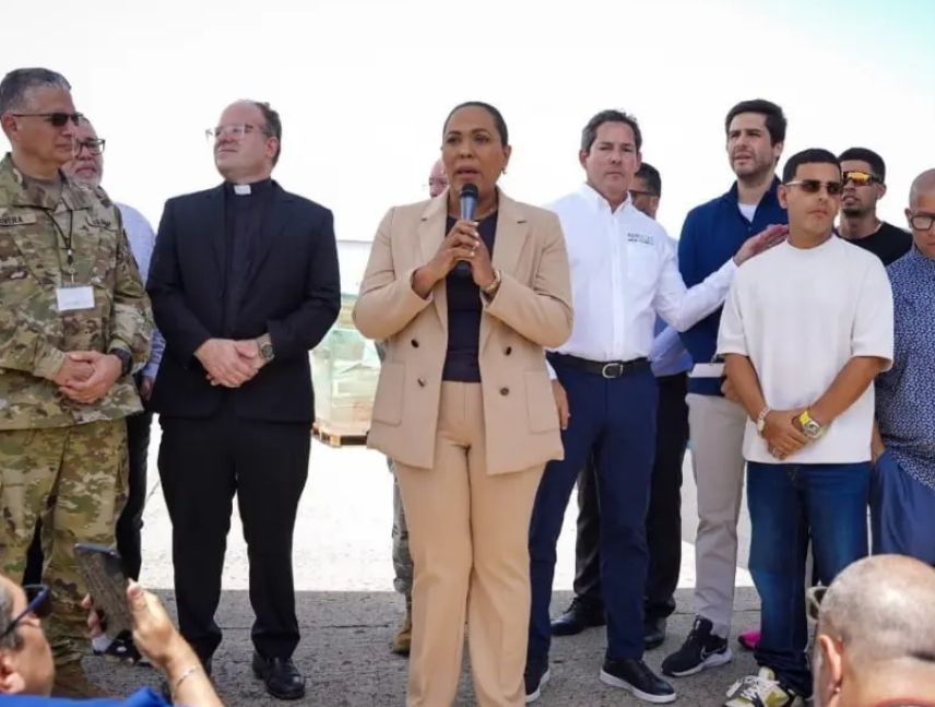 Puerto Rico envía primer cargamento de 4,5 toneladas de ayuda