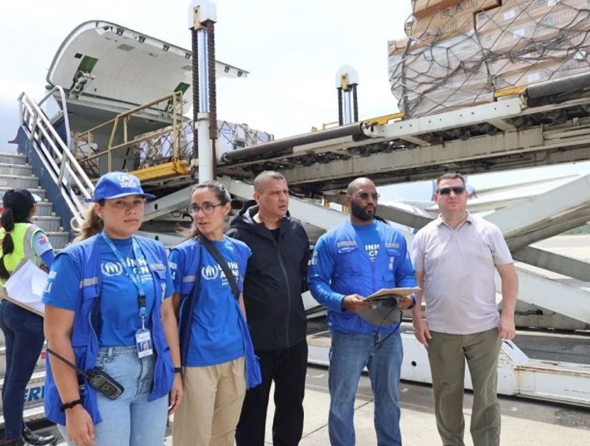 Acnur recibe equipos para instalación de campamentos transitorios