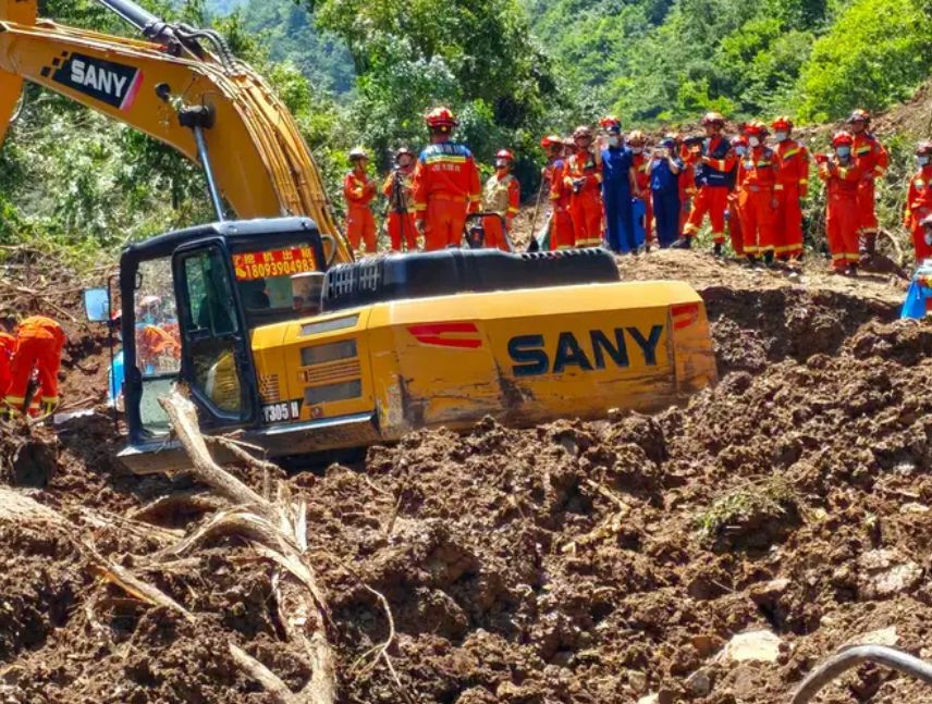 Un deslizamiento de tierra deja 21 muertos en China