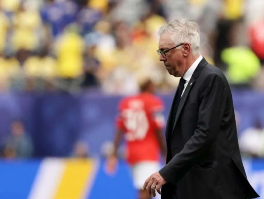 Romário solicita el despido de Carlo Ancelotti como DT de Brasil