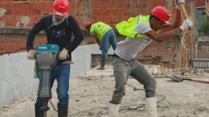 Coordinan demolición controlada de viviendas en El Junquito