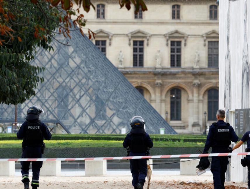 300 personas evacuadas en Francia tras el hallazgo de armas