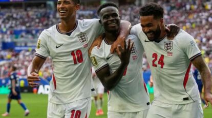 Inglaterra saca las garras y sorprende a Francia