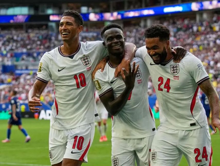 Inglaterra saca las garras y sorprende a Francia