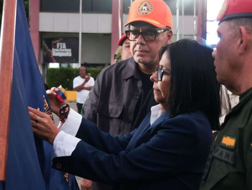 Presidenta (e) exhorta al país a una reconstrucción humana