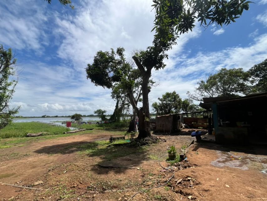 Familias de Rio Claro atentos por niveles del río