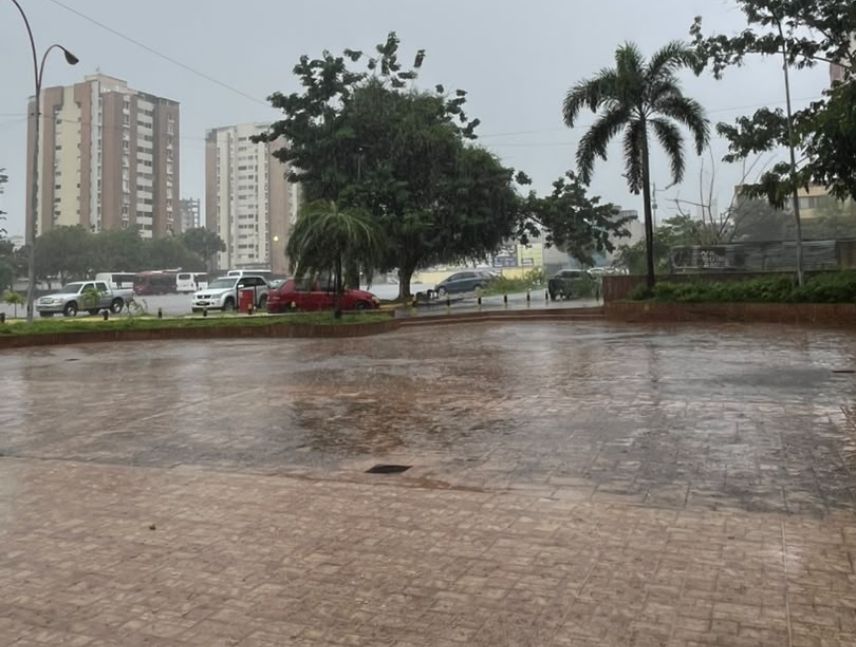 Aguacero deja sin electricidad sectores de Puerto Ordaz