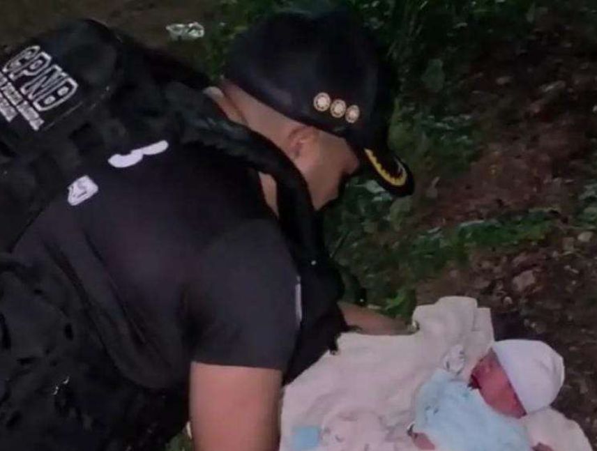 PNB rescata con vida a bebé abandonado en una zona boscosa