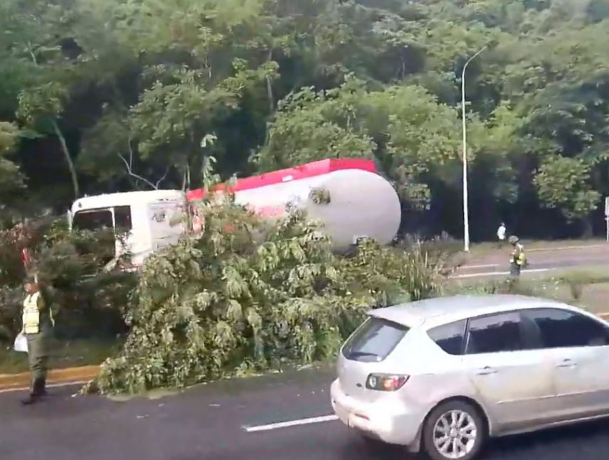 Gandola de Pdvsa perdió el control en Guarenas