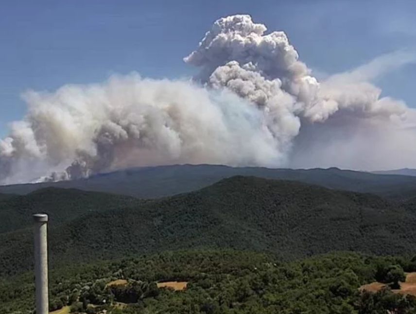 Incendios provocan nube tóxica sobre Salónica