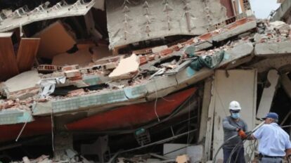 Portugal eleva a 100 los ciudadanos fallecidos por los terremotos