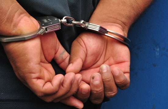 Polimara detuvo a funcionario por asesinato de su pareja