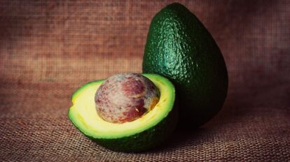 Hueso de aguacate: para qué sirve y cómo consumirlo