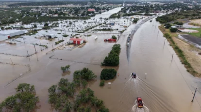 Cientos de personas han sido rescatadas de inundaciones en Texas