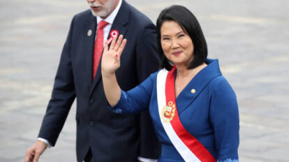 Keiko Fujimori anuncia aumento del salario mínimo