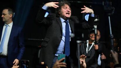 Javier Milei pide a Flávio Bolsonaro “parar a la basura socialista” en Brasil