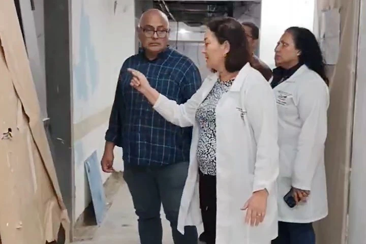 Ministro Alvarado inspecciona estado estructural de hospitales