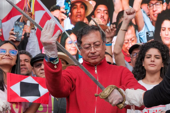 Trasladan espada de El Libertador a la Quinta de Bolívar en Bogotá