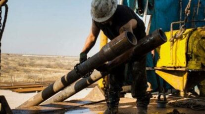 Petróleo de Texas baja a 71 dólares tras negociaciones de EEUU con Irán