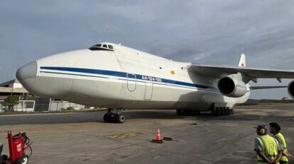 El avión de carga más grande del mundo llega con ayuda desde Rusia